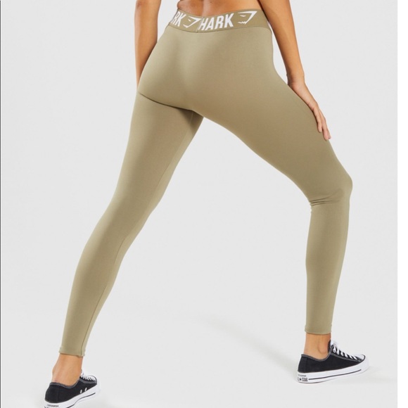 🚨NWT🚨 GYMSHARK KHAKI FIT LEGGINGS - Picture 2 of 5